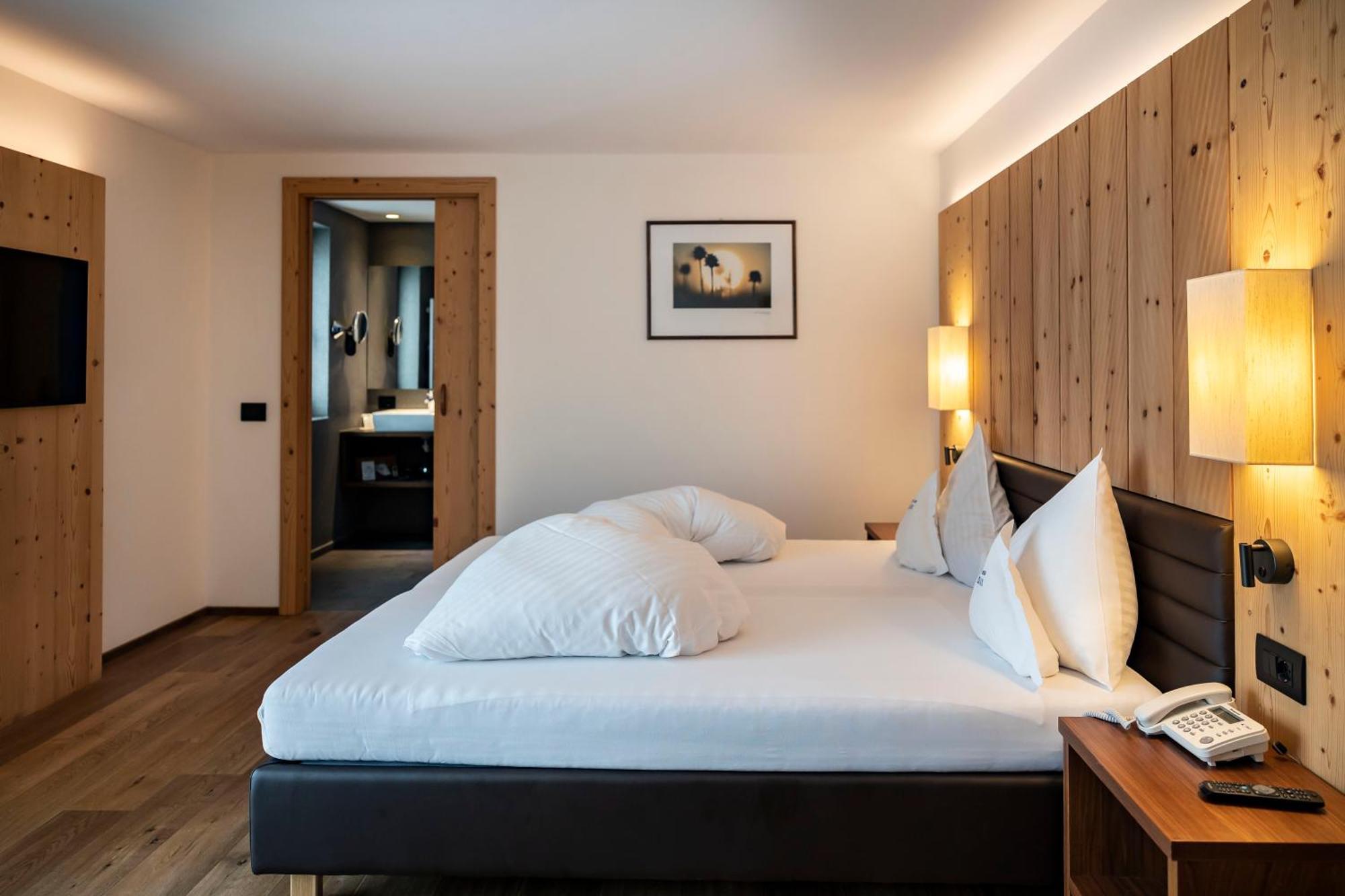 Artnatur Dolomites Hotel & Spa Siusi Room photo